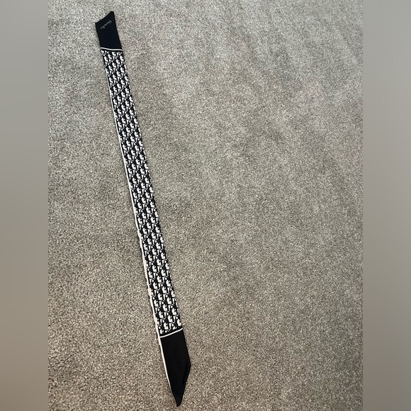 One more in stock! Designer Inspired Twilly Scarf Headband Purse Scarf - Picture 6 of 10